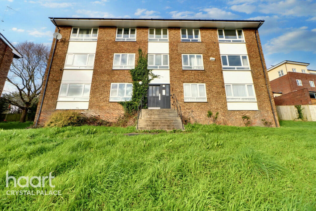 2 bedroom flat for sale in Marston Way, Crystal Palace, SE19
