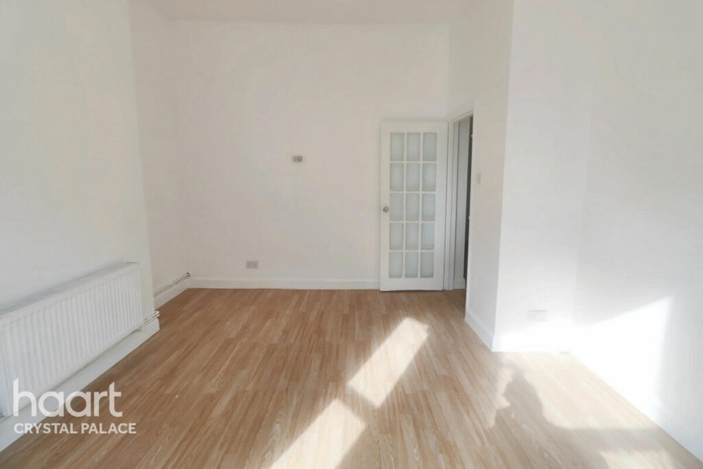 1 bedroom flat for sale in Peak Hill Gardens, London, SE26