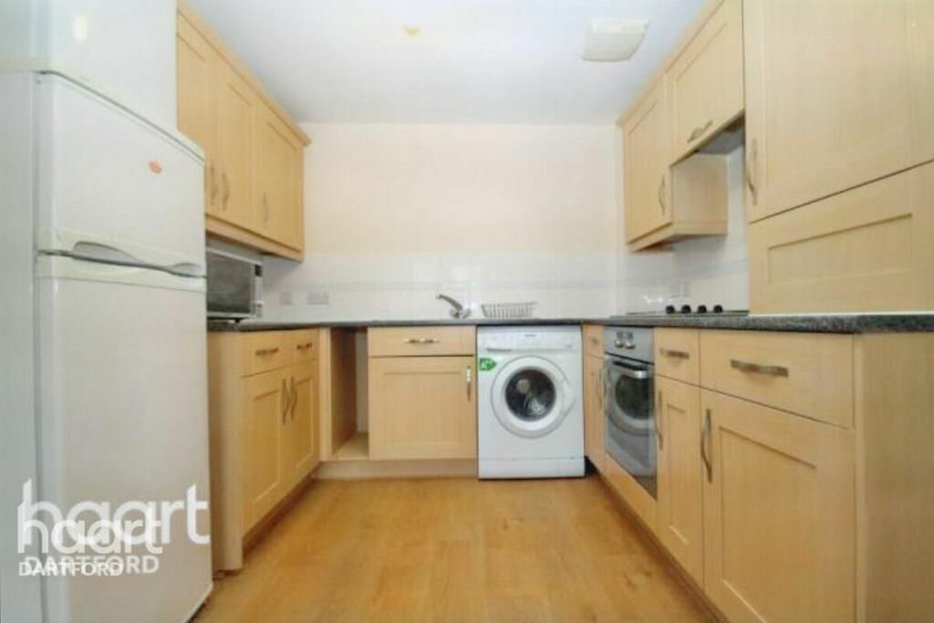 2 bedroom flat for sale in Esparto Way, Dartford, DA4