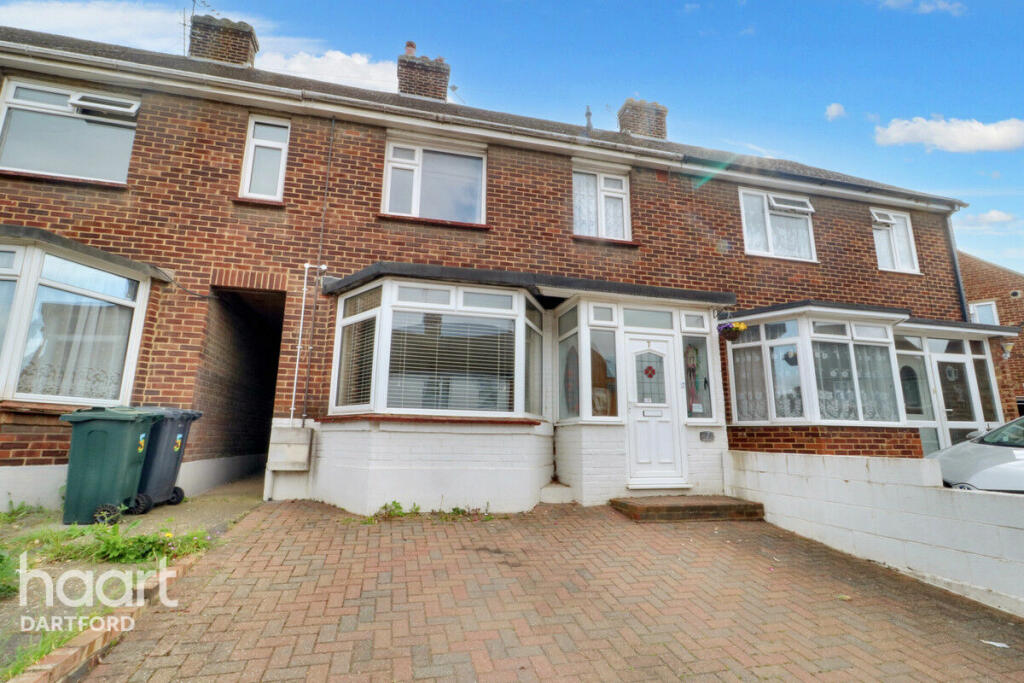 3 bedroom terraced house for sale in Childs Crescent, DA10