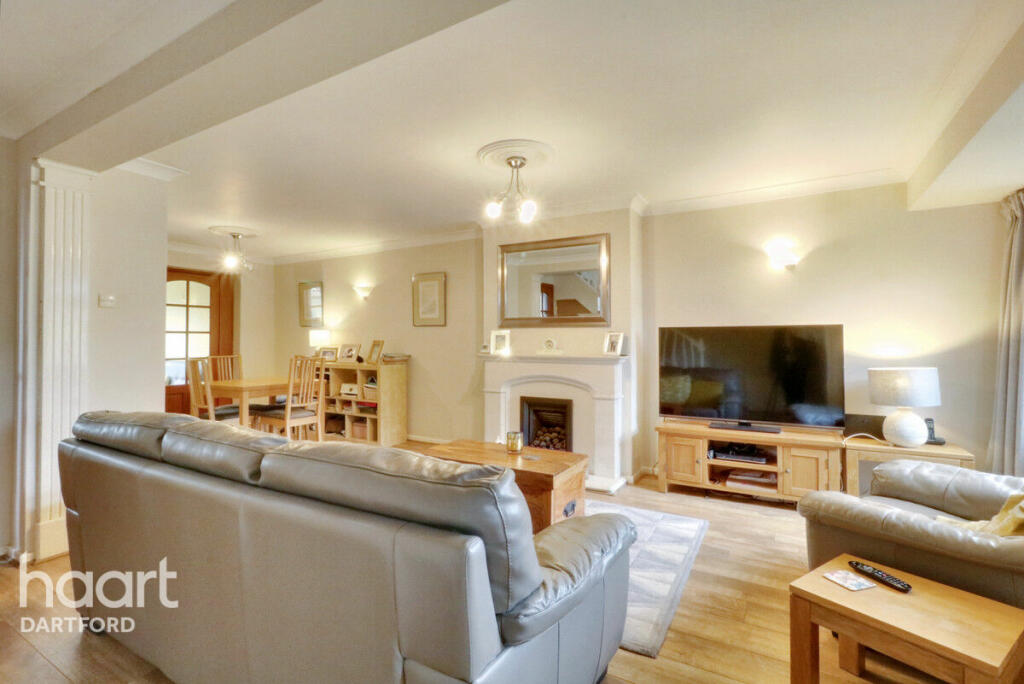 3 bedroom semidetached house for sale in Patterdale Road, Dartford, DA2