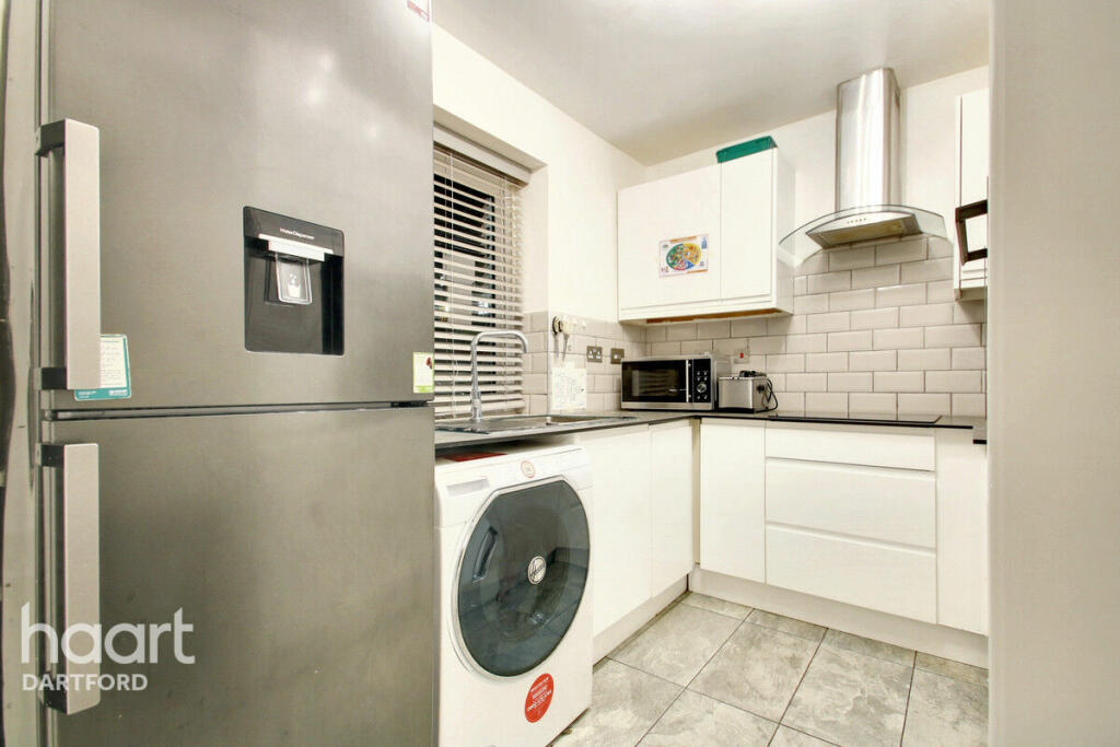 Additional property image - Hilltop Gardens, Dartford
