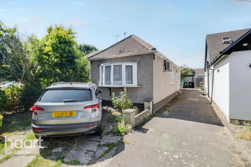 Main image of property: The Chase, Rayleigh