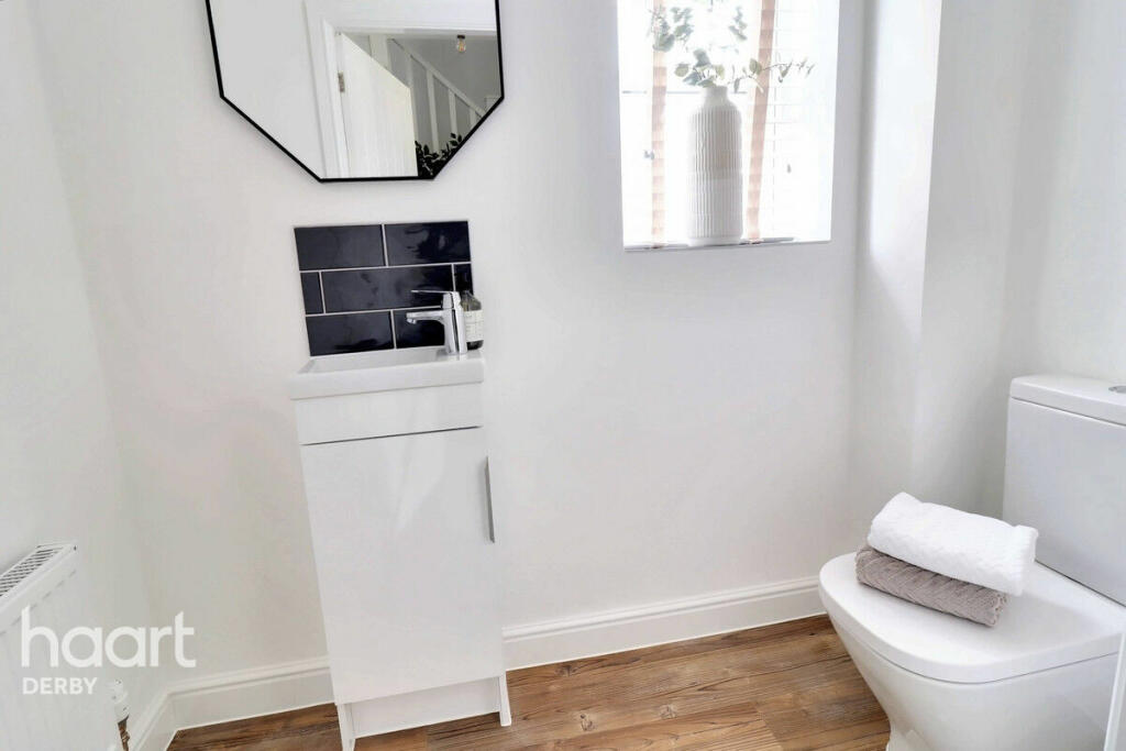 Additional property image - Lucas Lane, Hilton