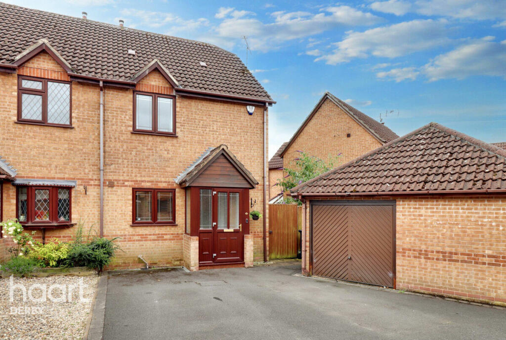 3 bedroom semidetached house for sale in Bramble Way, Kilburn, Belper