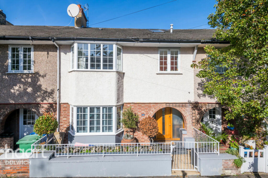 3 bedroom terraced house for sale in Ryedale, London, SE22