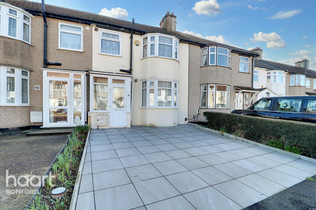3 bedroom terraced house for sale in Weald Way, Romford, RM7