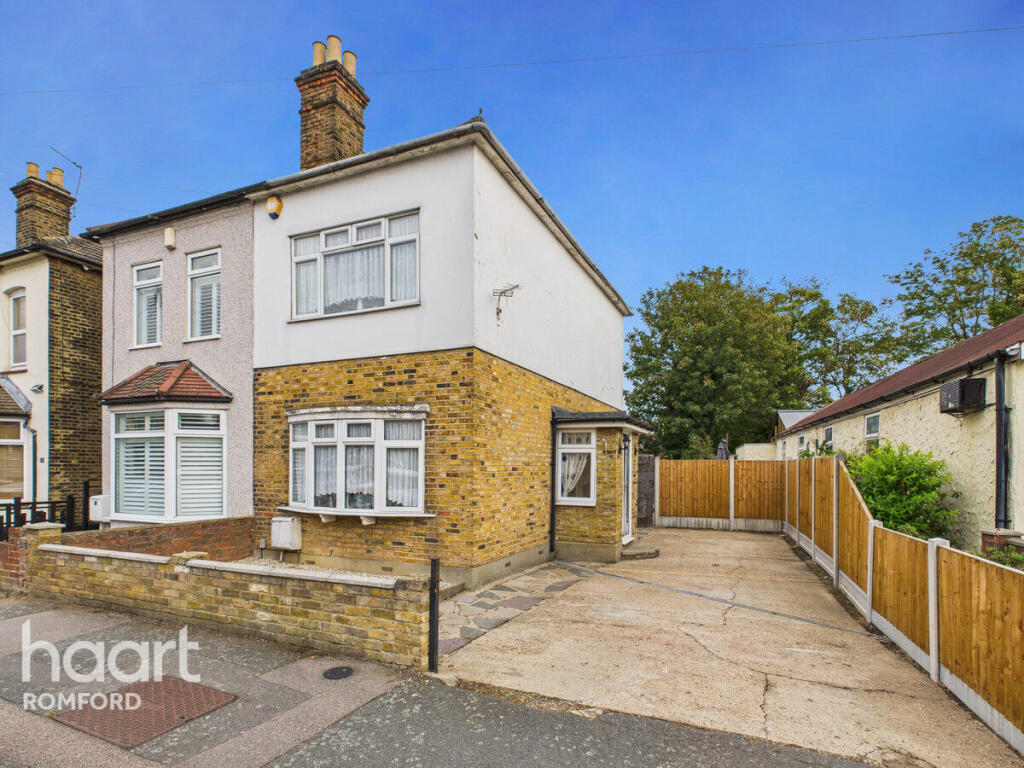 3 bedroom semi-detached house