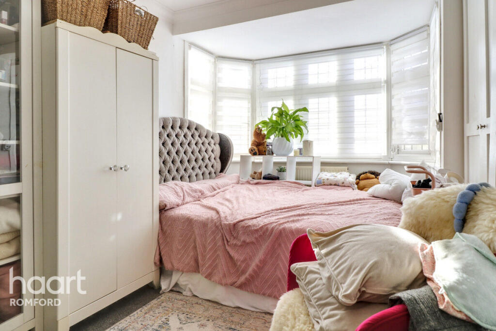 Main image of property: Kingsmead Avenue, Romford, RM1 2BT