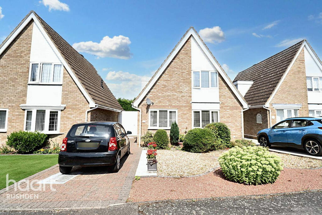 3 bedroom detached house for sale in Glenfield Close, Rushden, NN10