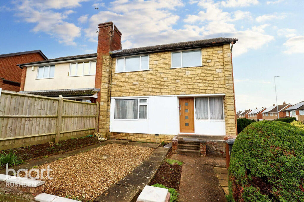 3 bedroom semidetached house for sale in Oakway, Wellingborough, NN8