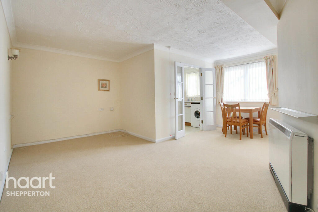 1 bedroom apartment for sale in Mervyn Road, Shepperton, TW17