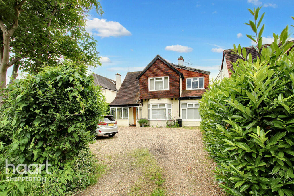 4 bedroom detached house for sale in Gaston Bridge Road, Shepperton, TW17
