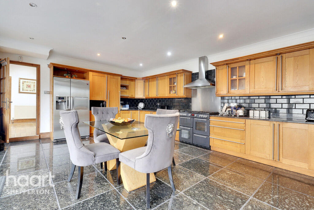 Main image of property: The Avenue, Sunbury-On-Thames