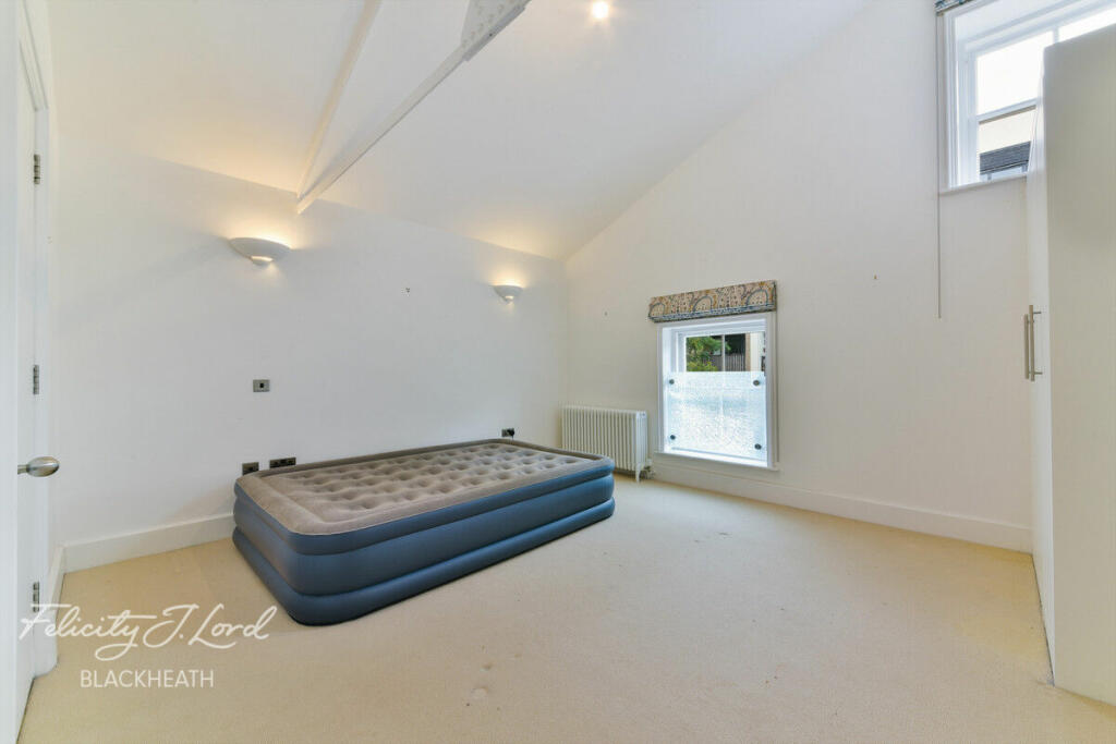 3 bedroom apartment for sale in Ashmore Road, LONDON, SE18