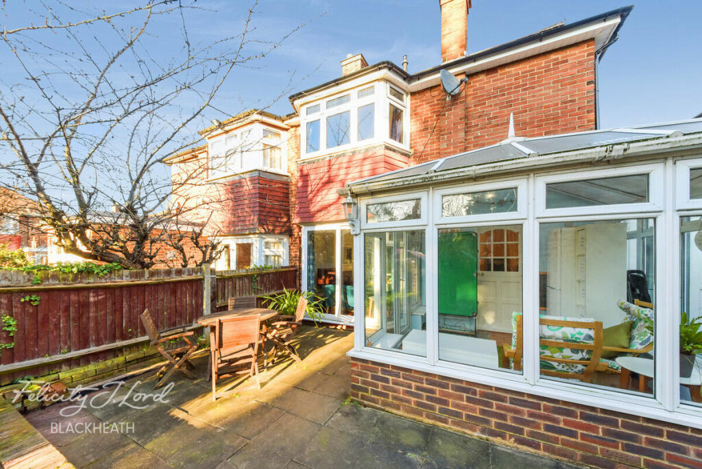3 bedroom semidetached house for sale in Mereworth Drive, London, SE18