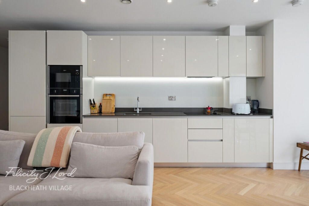 Main image of property: Pegler Square, London SE3