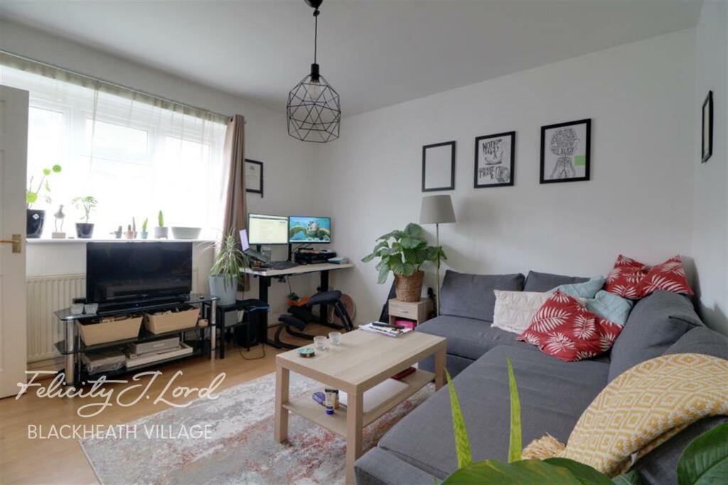 1 bedroom flat for rent in Woolwich SE18