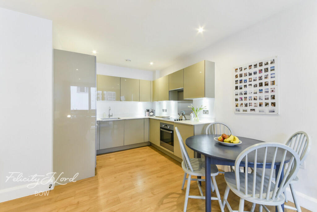 1 bedroom apartment for sale in Pilch House, Violet Road, London, E3