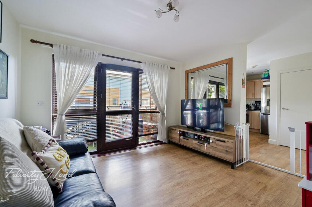 Main image of property: Brabazon Street, London, E14