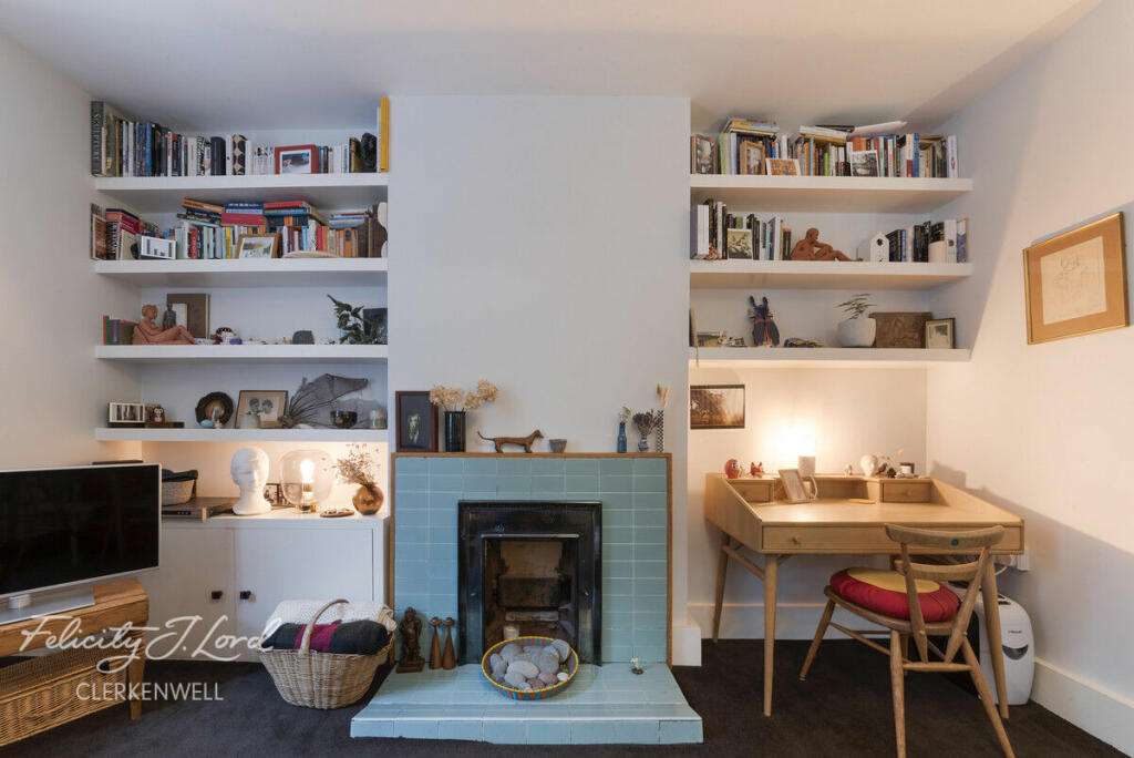 1 bedroom flat for sale in Portpool Lane, Clerkenwell, EC1, EC1N