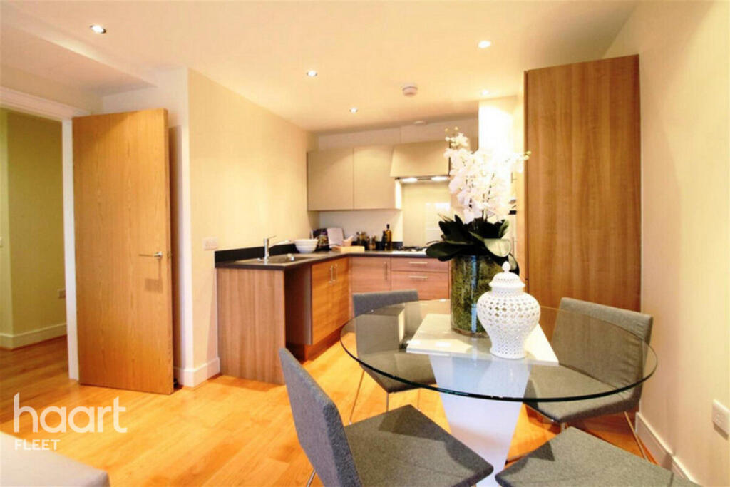 Main image of property: Queensmead, Farnborough