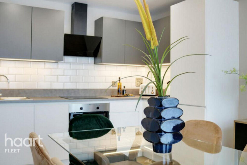 Main image of property: Farnborough Road, Farnborough