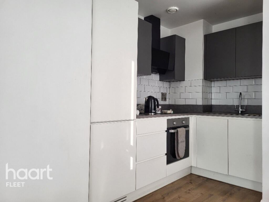 Main image of property: Farnborough Road, Farnborough