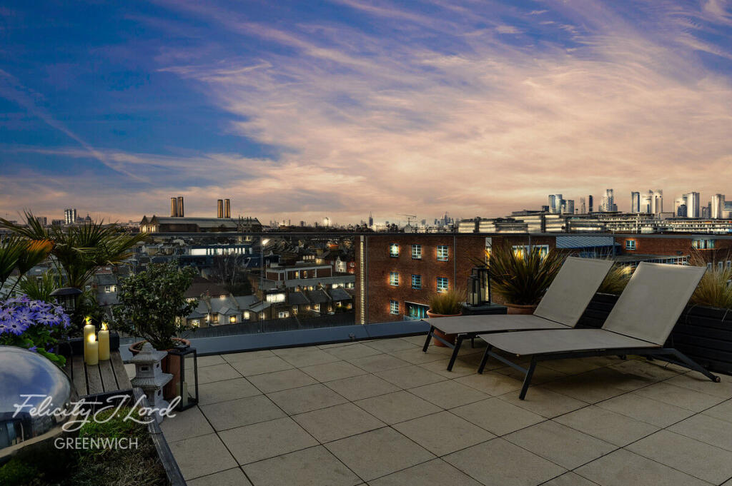 Main image of property: Hawthorne Crescent, London, SE10 9GN