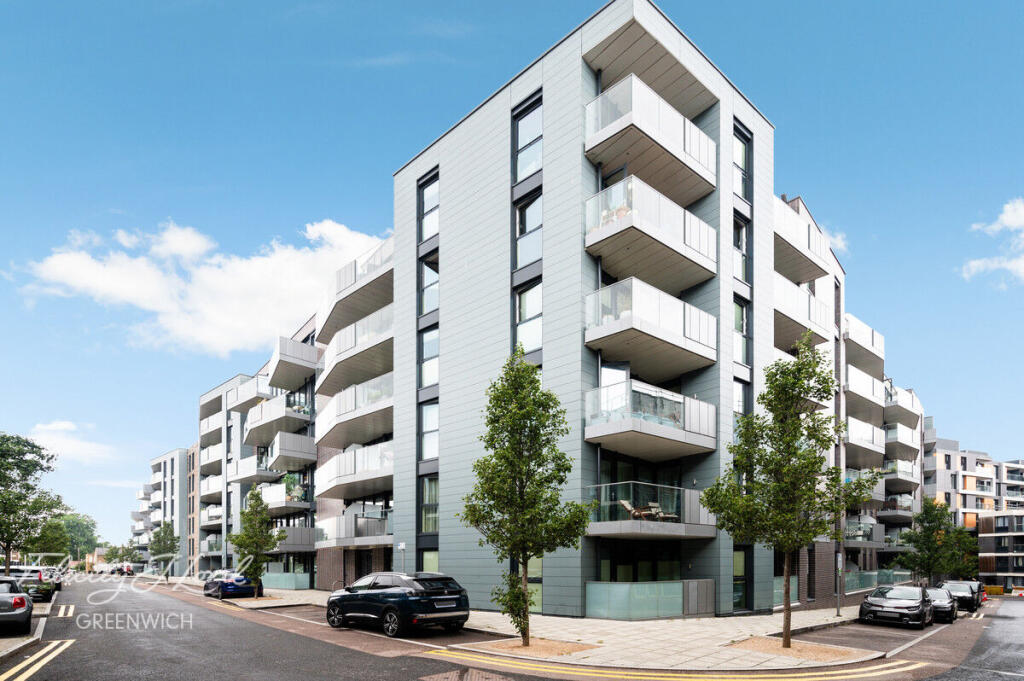 Main image of property: Hawthorne Crescent, Greenwich, SE10