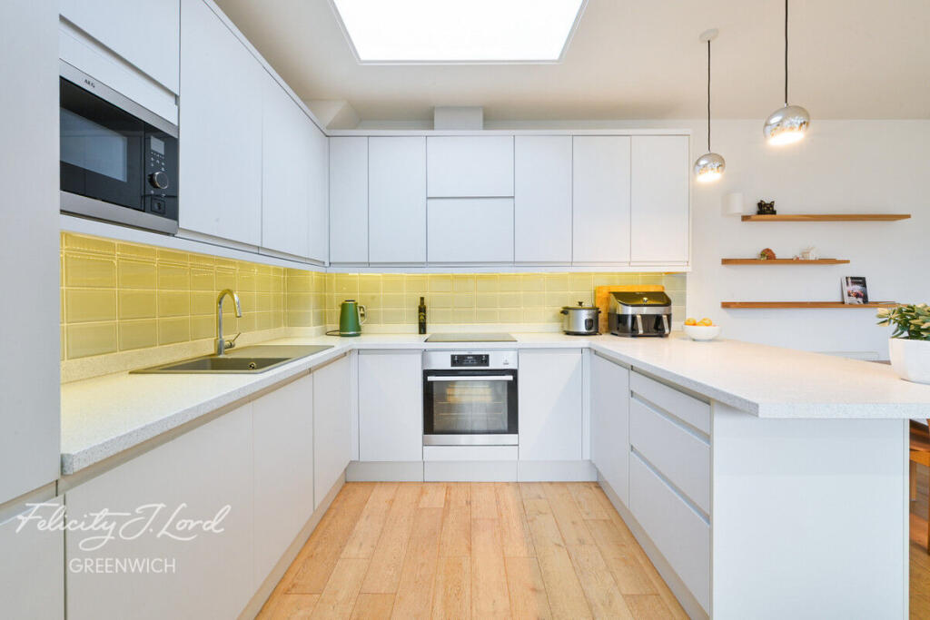 Main image of property: Greenwich, SE10