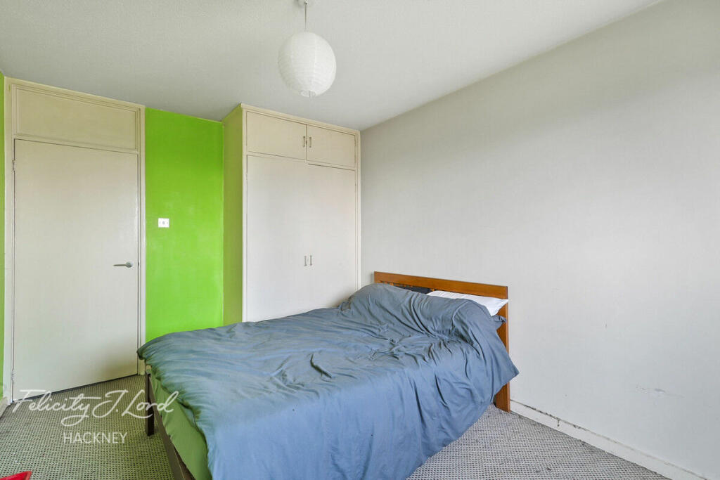 Main image of property: 172 Daubeney Road, London