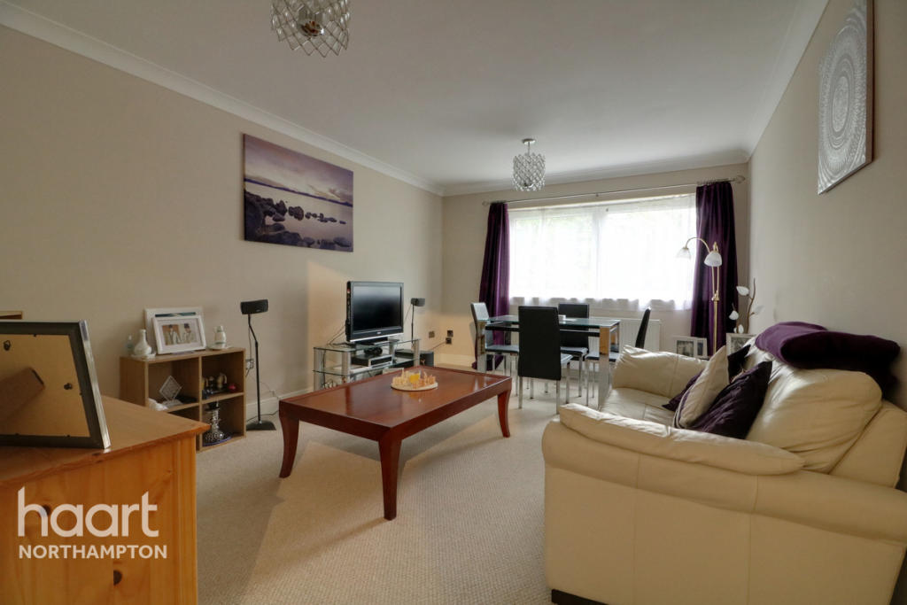 2 bedroom apartment for sale in Camborne Close, Northampton, NN4