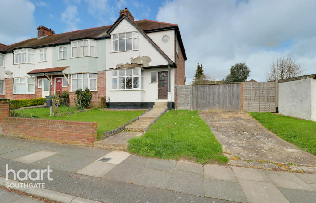 3 bedroom end of terrace house for sale in Brodie Road London EN2