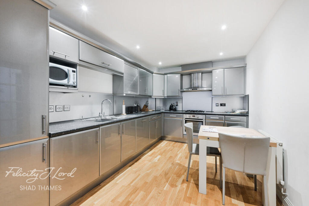 Main image of property: 392 Rotherhithe Street, SE16