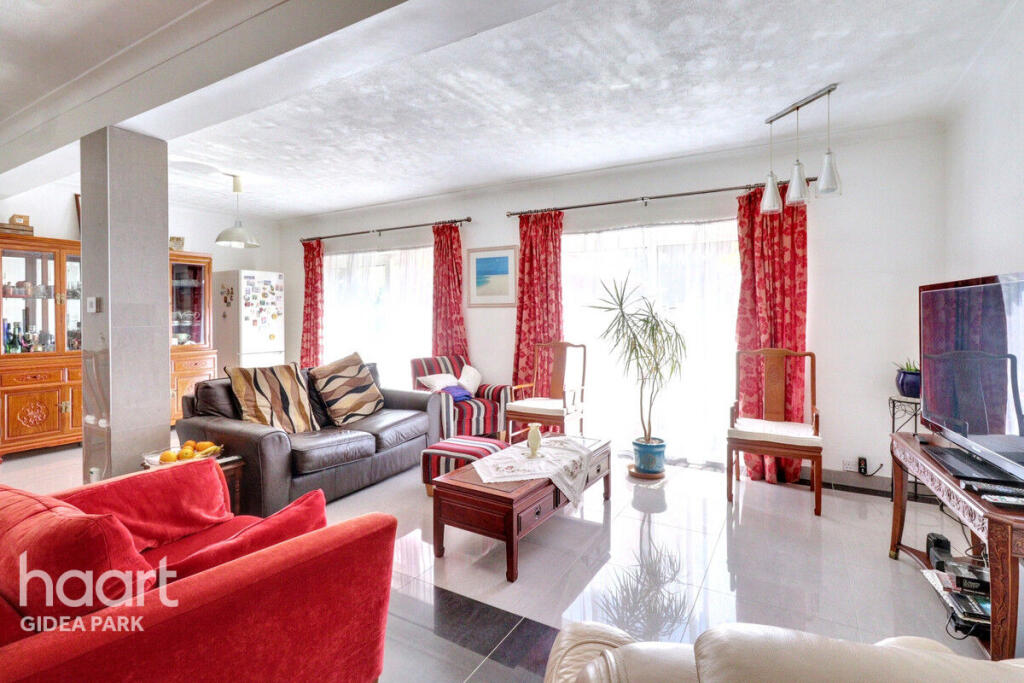 Main image of property: Eastern Avenue East, Romford, RM2 5RA