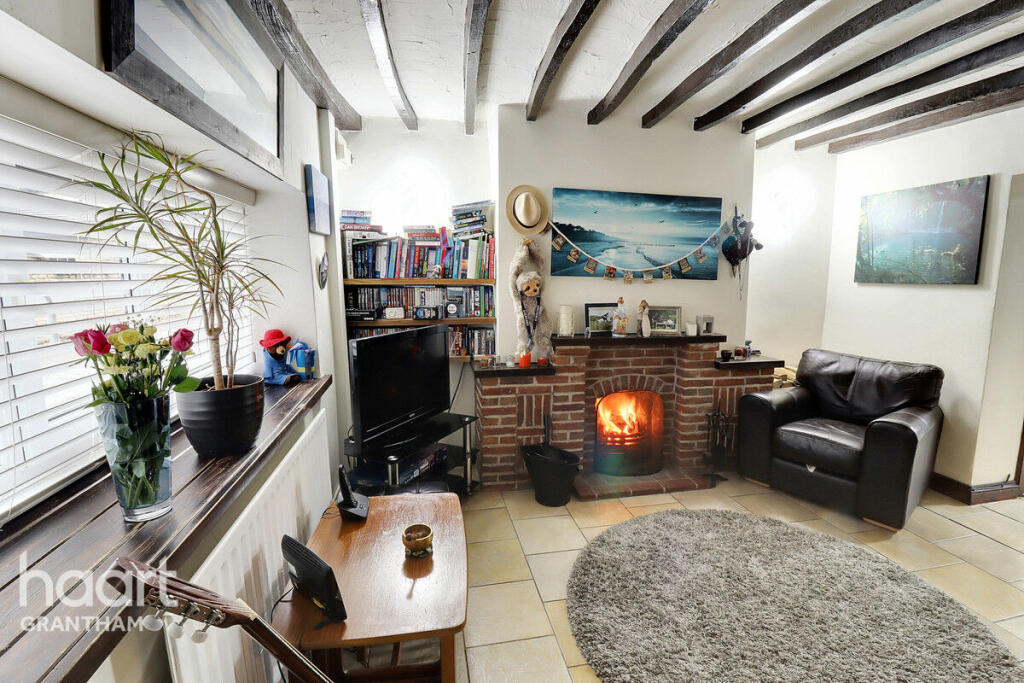 3 bedroom semidetached house for sale in North Witham Road, South