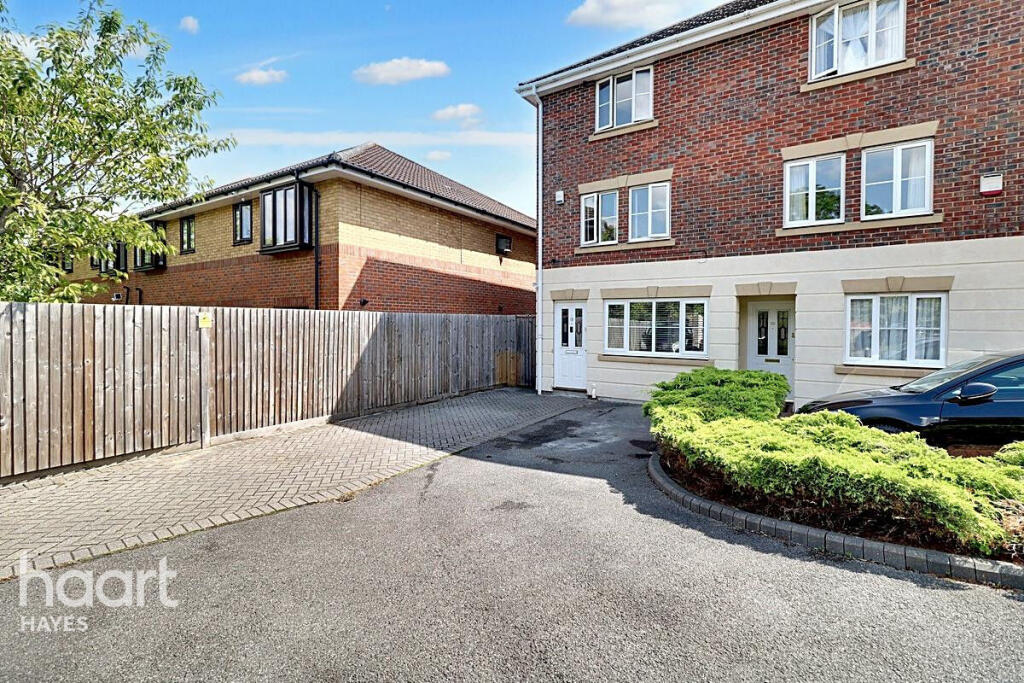 4 bedroom town house