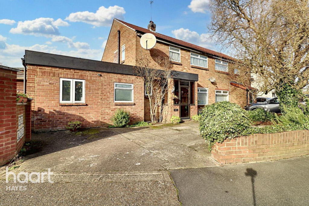 4 bedroom semi-detached house