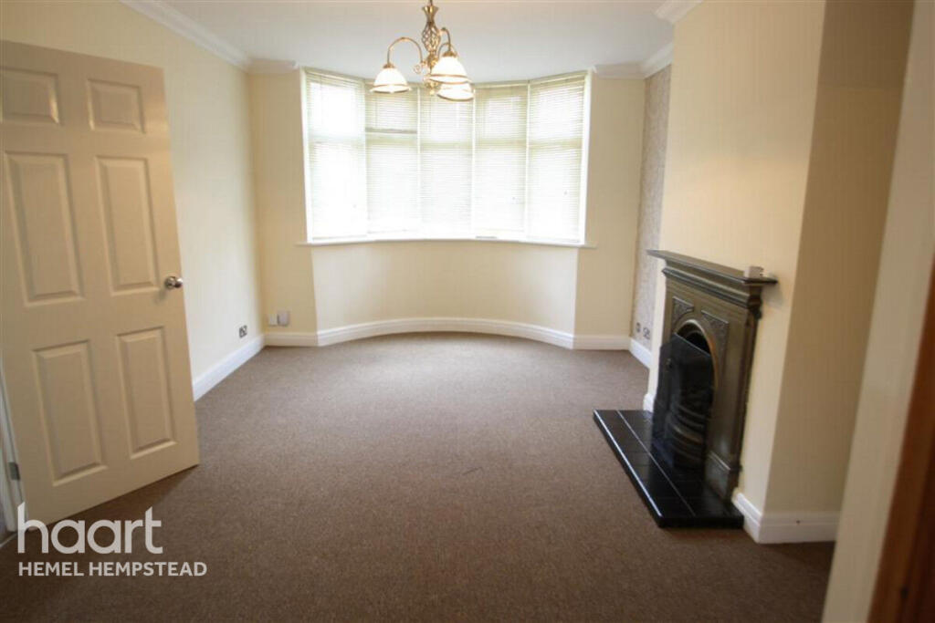 Main image of property: Cedar Walk, Hemel Hempstead