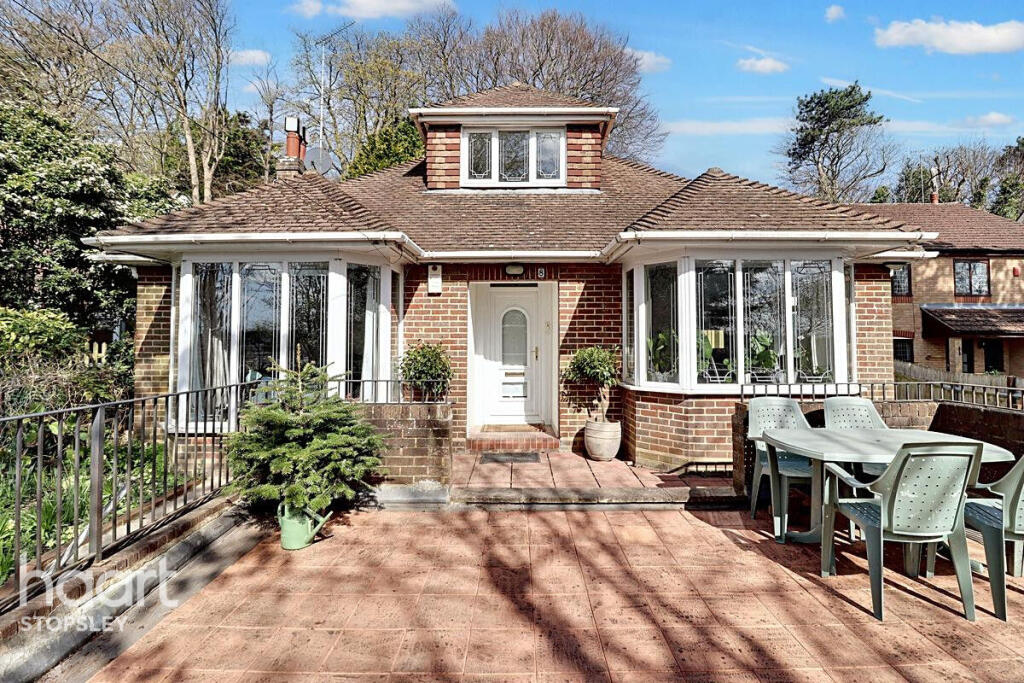 Main image of property: Hart Hill Drive, Luton