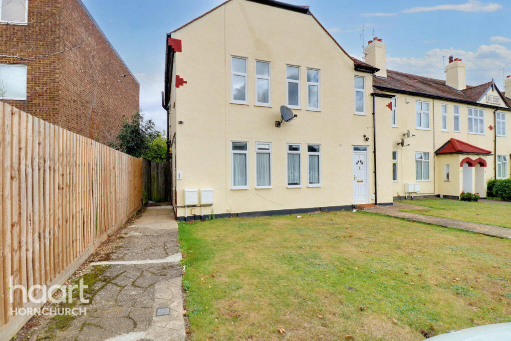 2 bedroom for sale in Upminster Road, HORNCHURCH, RM11
