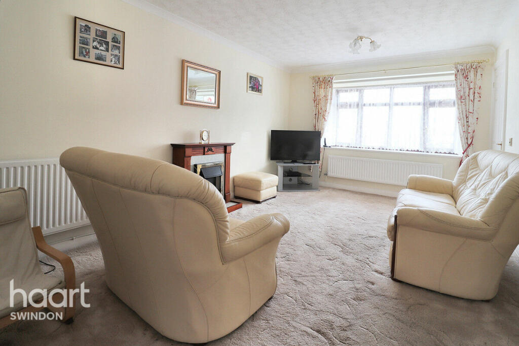 2 bedroom bungalow for sale in Lumley Close, Swindon, SN5