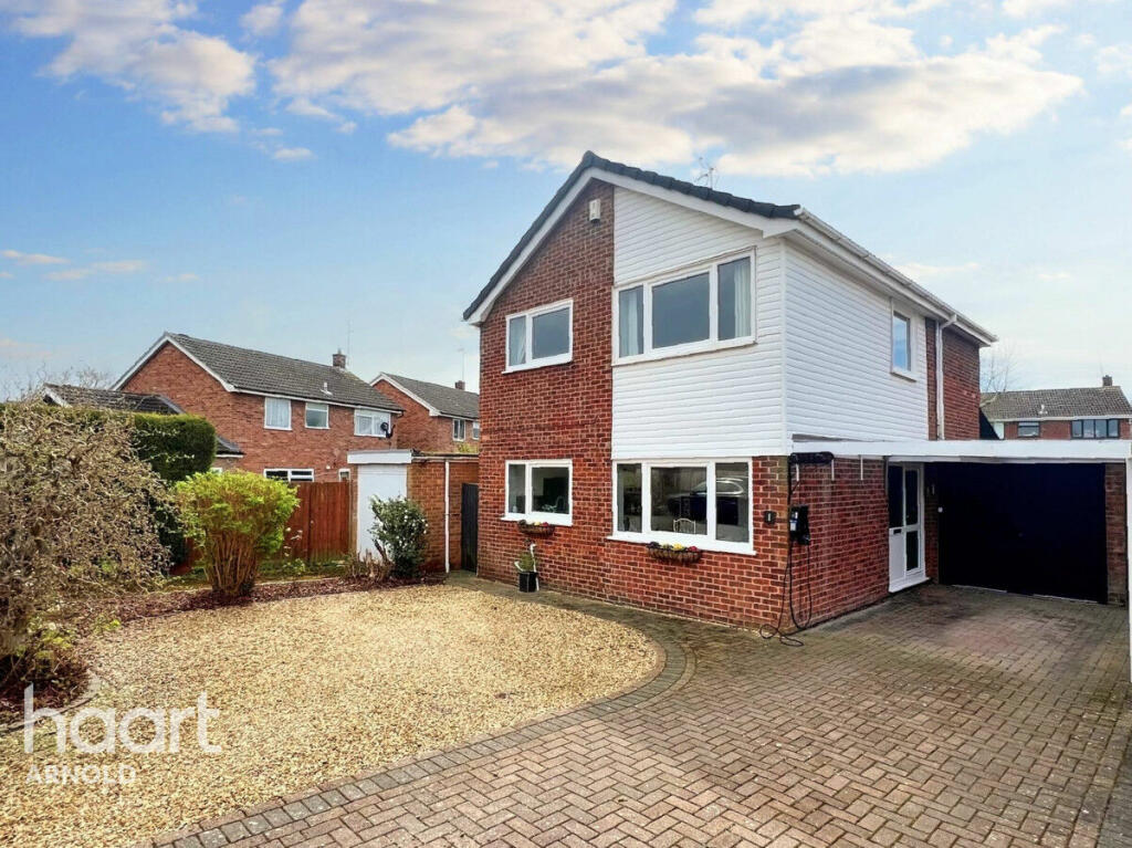 4 bedroom detached house for sale in Stenton Close, Southwell, NG25