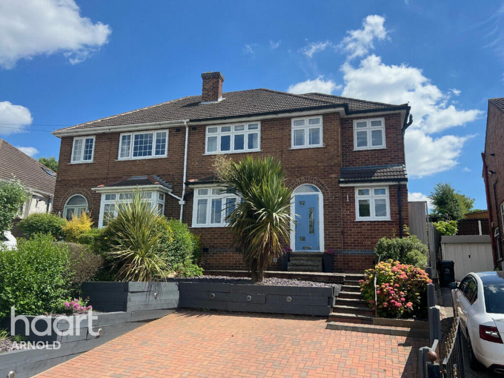 4 bedroom semidetached house for sale in Calverton Road, Arnold, NG5