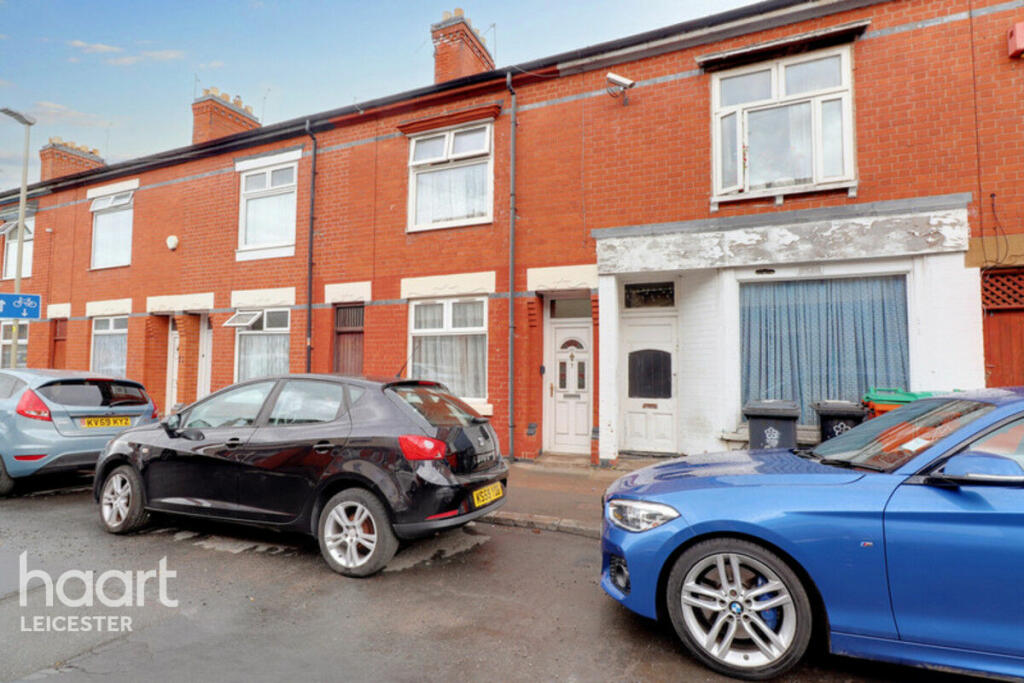 3 bedroom terraced house for sale in Linton Street, Leicester, LE5