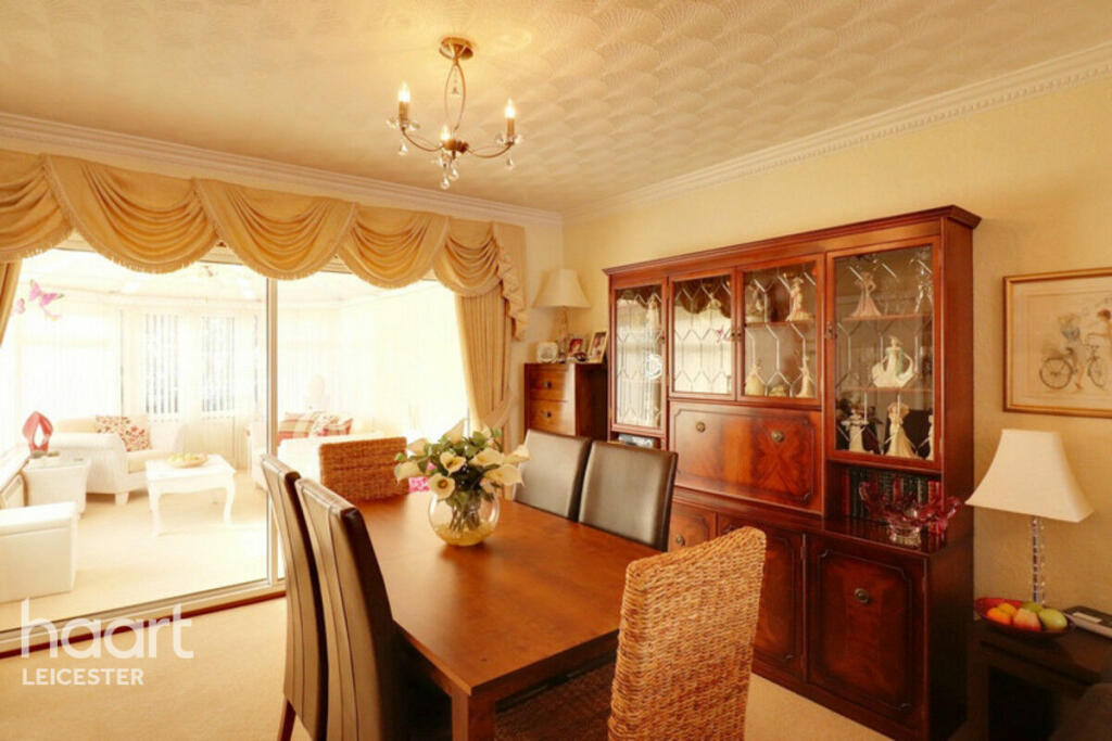 3 bedroom detached house for sale in Watergate Lane, Leicester, LE3