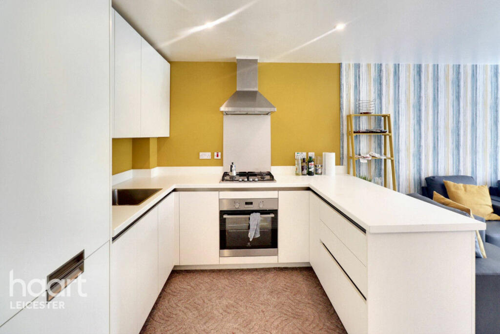 2 bedroom apartment for sale in Pavilion Close, Leicester, LE2