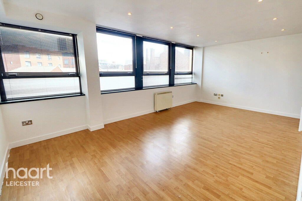 Main image of property: Lee Circle, LEICESTER