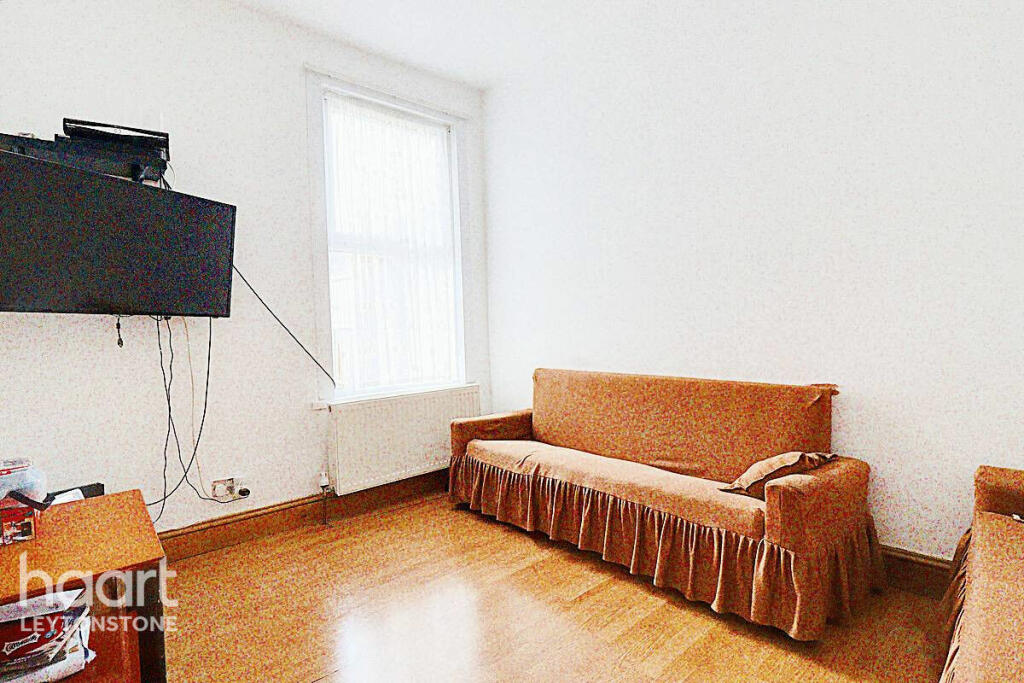 5 bedroom end of terrace house for sale in Mayville Road, Leytonstone, E11